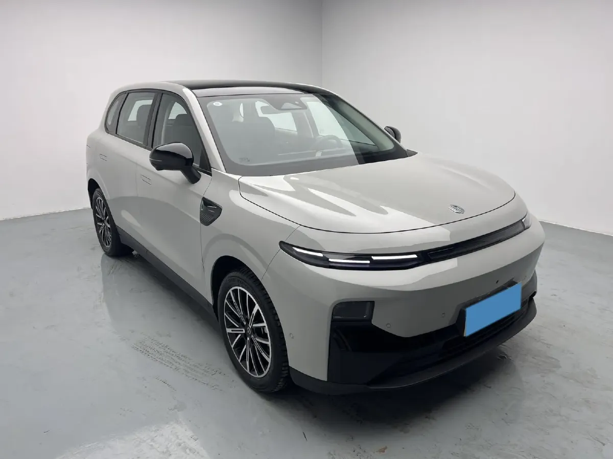 2025 Leapmotor B10 BEV 56.2KWH,autocango,china used car exporter,china ev exporter,chinese used car exporter,chinese used ev exporter