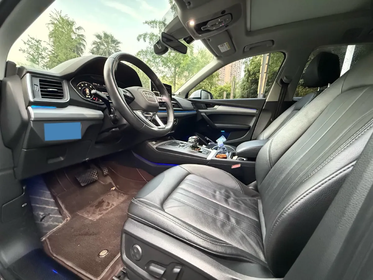 2020 Audi Q5L 2.0T 190HP L4 7DCT,autocango,china used car exporter,china ev exporter,chinese used car exporter,chinese used ev exporter