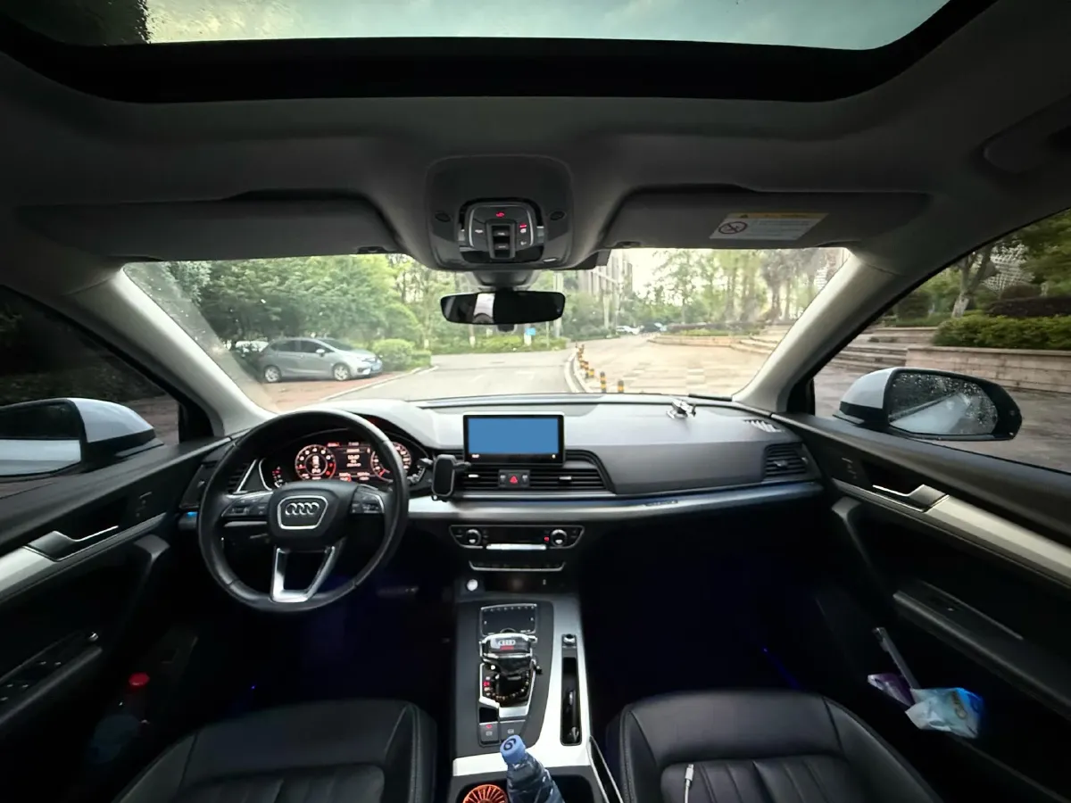 2020 Audi Q5L 2.0T 190HP L4 7DCT,autocango,china used car exporter,china ev exporter,chinese used car exporter,chinese used ev exporter