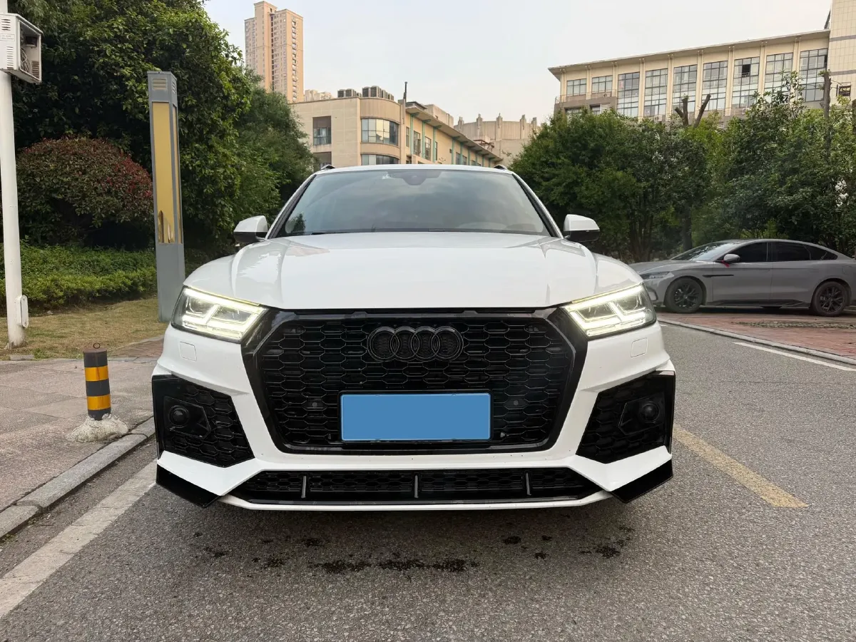 2020 Audi Q5L 2.0T 190HP L4 7DCT,autocango,china used car exporter,china ev exporter,chinese used car exporter,chinese used ev exporter