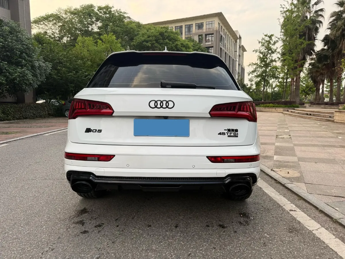 2020 Audi Q5L 2.0T 190HP L4 7DCT,autocango,china used car exporter,china ev exporter,chinese used car exporter,chinese used ev exporter