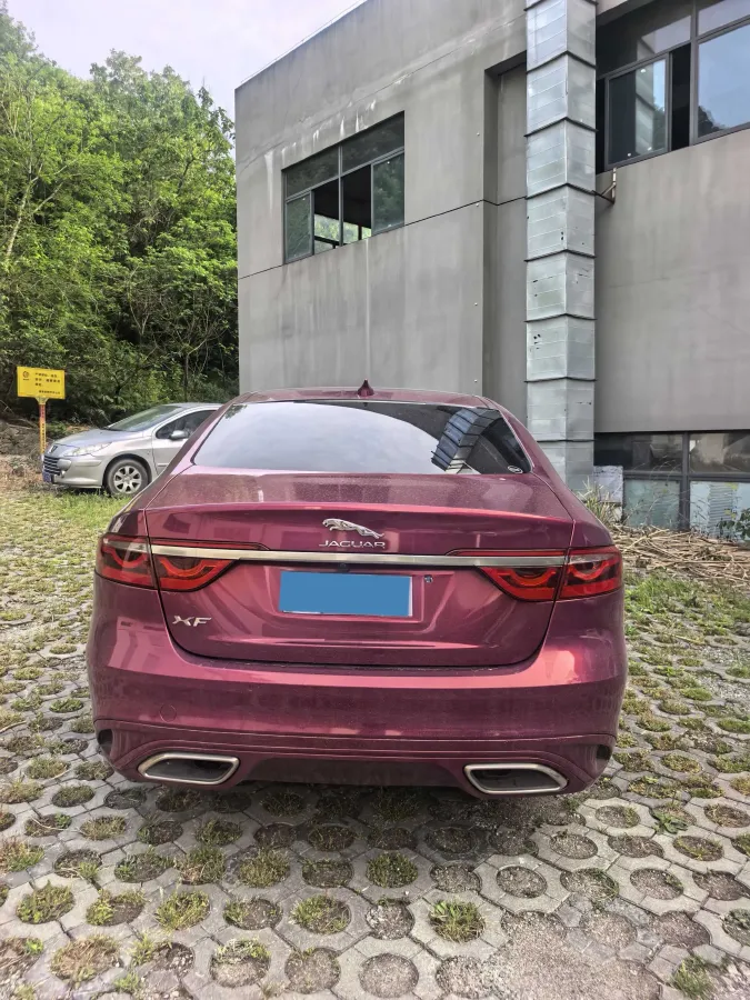 2021 Jaguar XFL 2.0T 200HP L4 8AT,autocango,china used car exporter,china ev exporter,chinese used car exporter,chinese used ev exporter