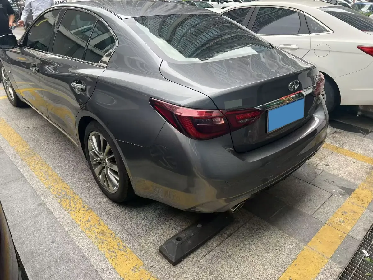 2018 Jeep Grand Commander 2.0T 265HP L4 9AT,autocango,china used car exporter,china ev exporter,chinese used car exporter,chinese used ev exporter