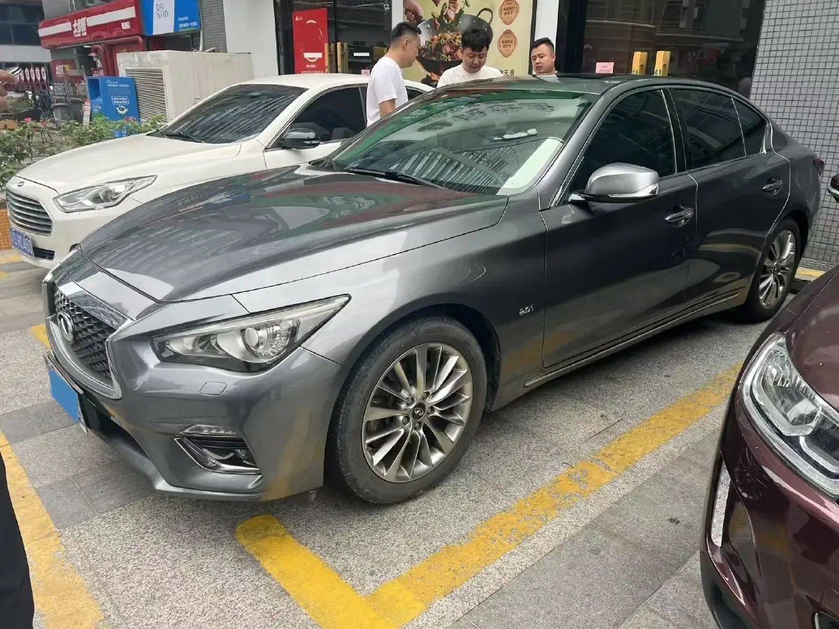 2018 Jeep Grand Commander 2.0T 265HP L4 9AT,autocango,china used car exporter,china ev exporter,chinese used car exporter,chinese used ev exporter