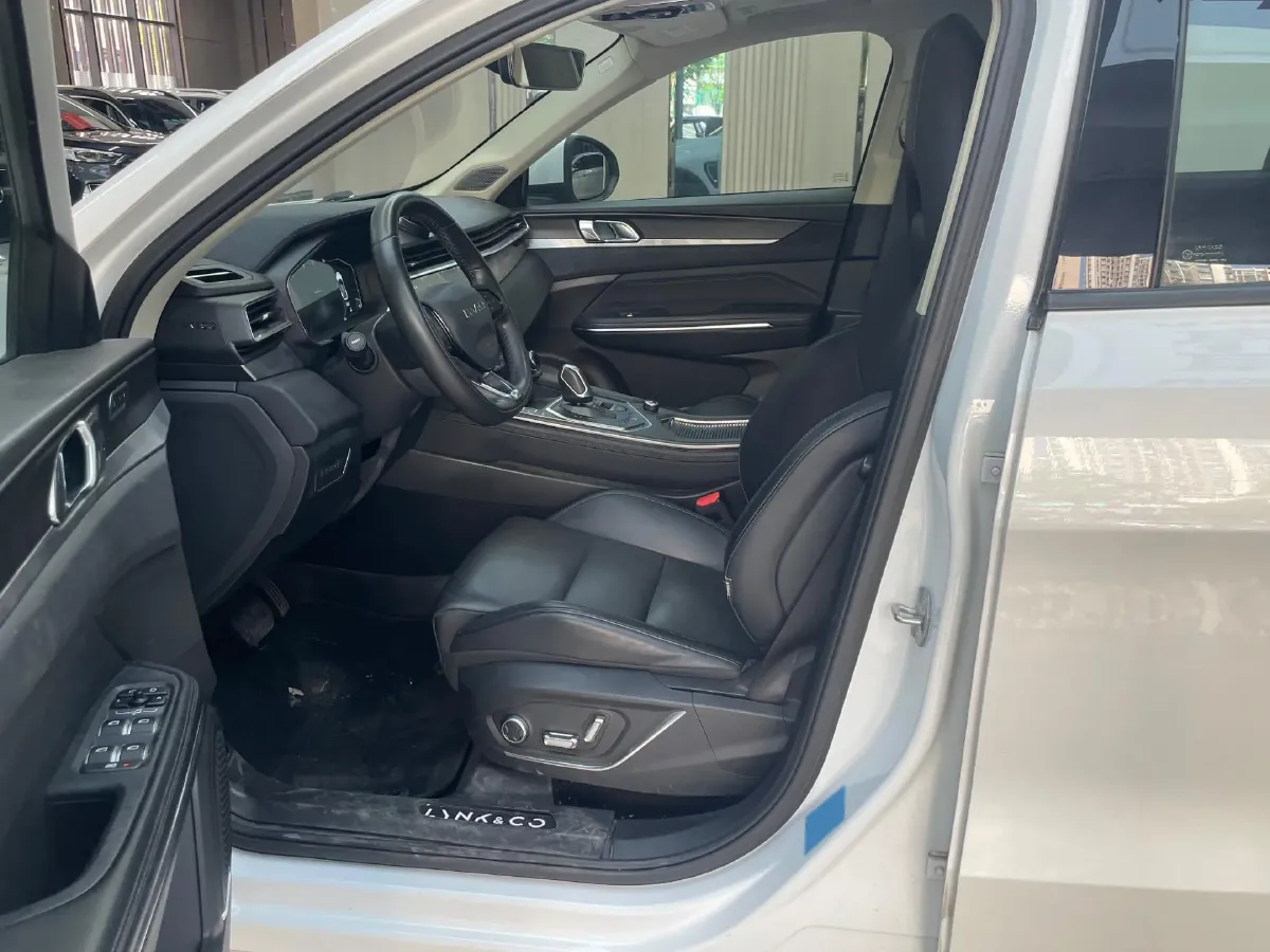 2021 LYNK&CO 01 2.0T 218HP L4 8AT,autocango,china used car exporter,china ev exporter,chinese used car exporter,chinese used ev exporter