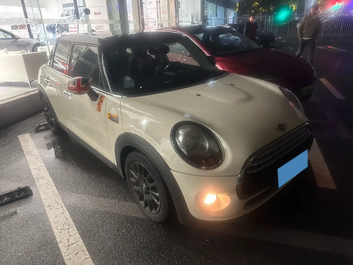 2017 MINI MINI 1.5T 136HP L3 6AT,autocango,china used car exporter,china ev exporter,chinese used car exporter,chinese used ev exporter