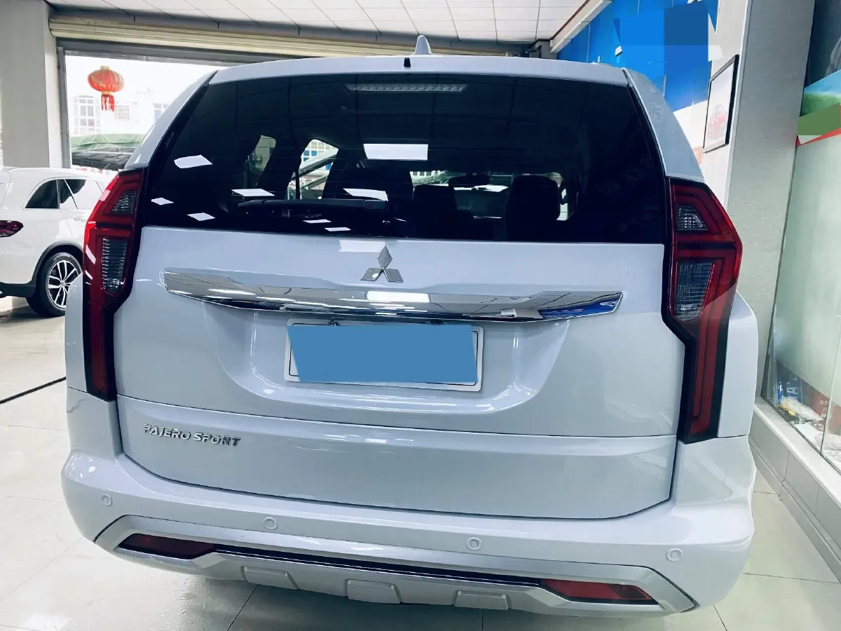 2020 Mitsubishi Pajero 3.0L 209HP V6 8AT,autocango,china used car exporter,china ev exporter,chinese used car exporter,chinese used ev exporter