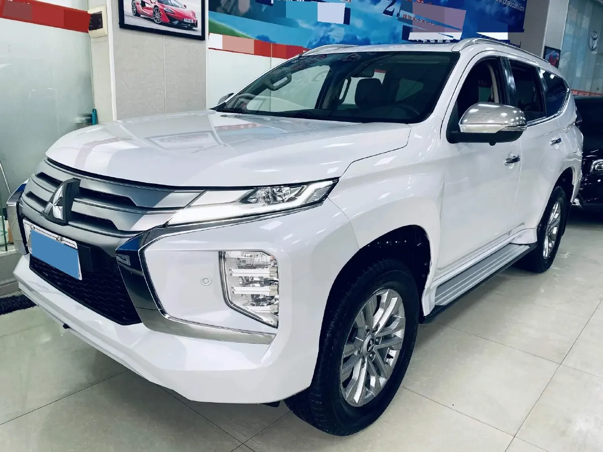 2020 Mitsubishi Pajero 3.0L 209HP V6 8AT,autocango,china used car exporter,china ev exporter,chinese used car exporter,chinese used ev exporter
