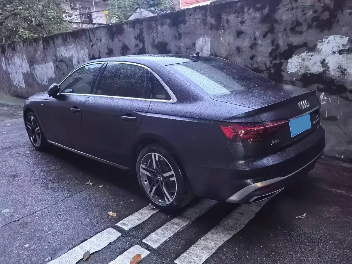 2021 Audi A4L 2.0T 190HP L4 7DCT,autocango,china used car exporter,china ev exporter,chinese used car exporter,chinese used ev exporter