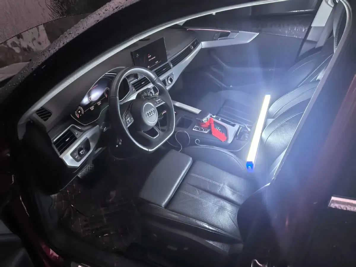 2021 Audi A4L 2.0T 190HP L4 7DCT,autocango,china used car exporter,china ev exporter,chinese used car exporter,chinese used ev exporter