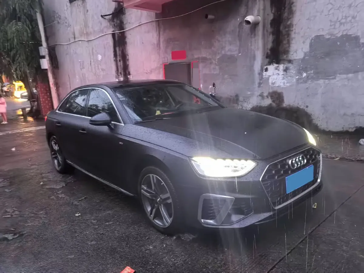 2021 Audi A4L 2.0T 190HP L4 7DCT,autocango,china used car exporter,china ev exporter,chinese used car exporter,chinese used ev exporter