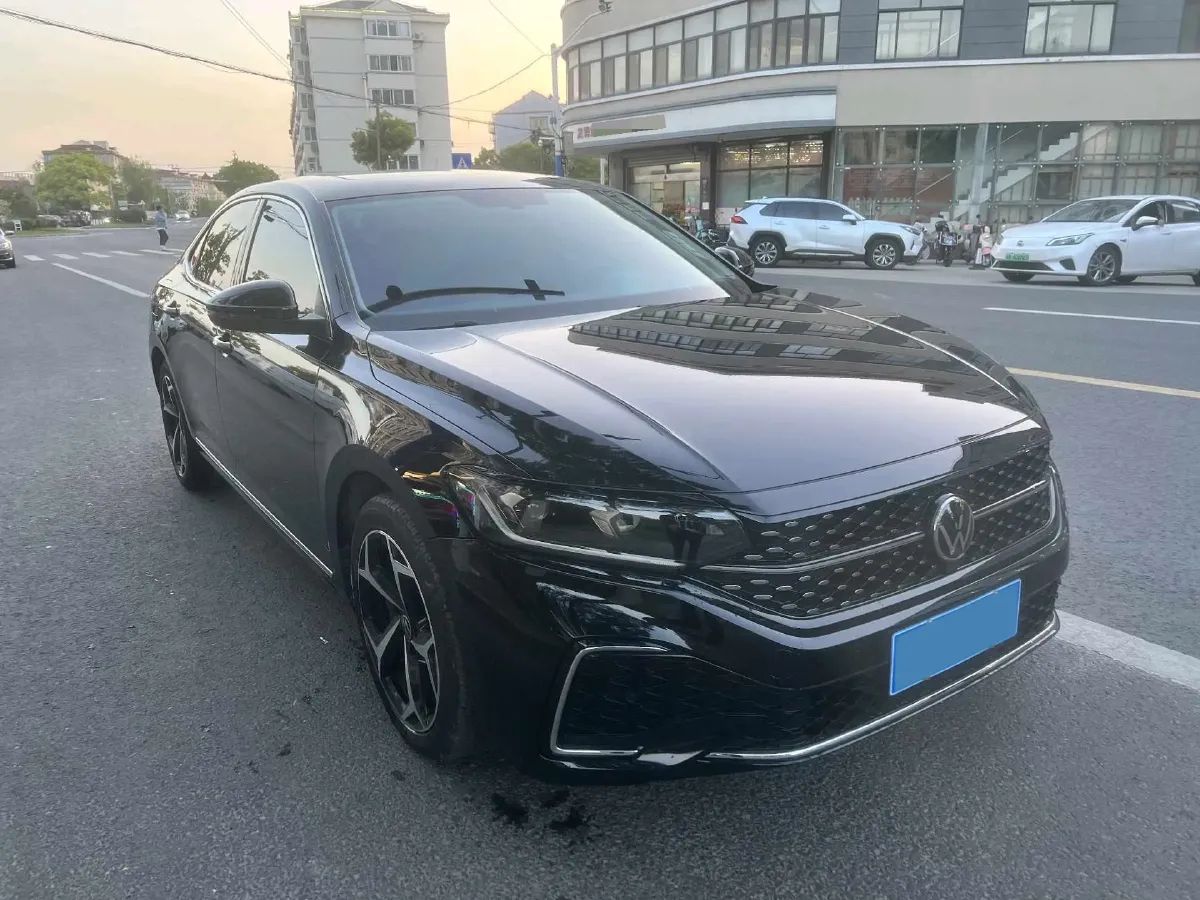 2024 Volkswagen Passat 2.0T 220HP L4 7DCT,autocango,china used car exporter,china ev exporter,chinese used car exporter,chinese used ev exporter
