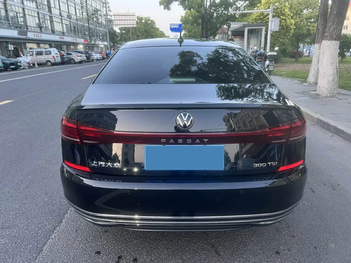 2024 Volkswagen Passat 2.0T 220HP L4 7DCT,autocango,china used car exporter,china ev exporter,chinese used car exporter,chinese used ev exporter