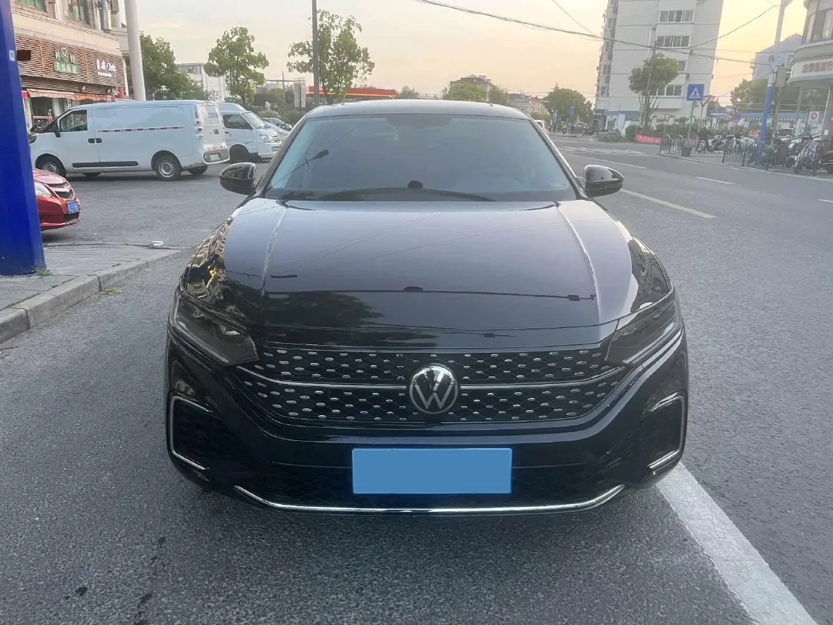 2024 Volkswagen Passat 2.0T 220HP L4 7DCT,autocango,china used car exporter,china ev exporter,chinese used car exporter,chinese used ev exporter