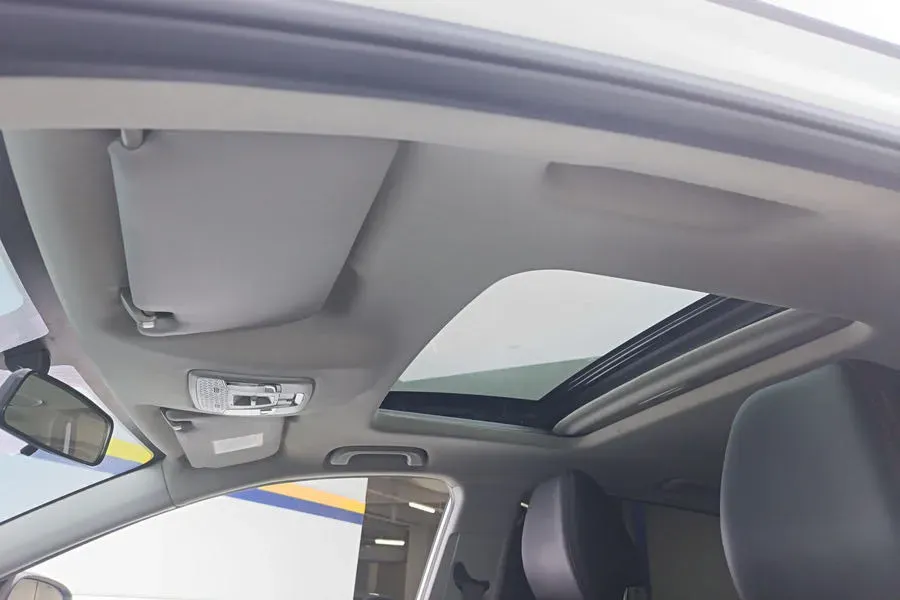 2021 Geely Coolray 1.4T 141HP L4 6DCT,autocango,china used car exporter,china ev exporter,chinese used car exporter,chinese used ev exporter