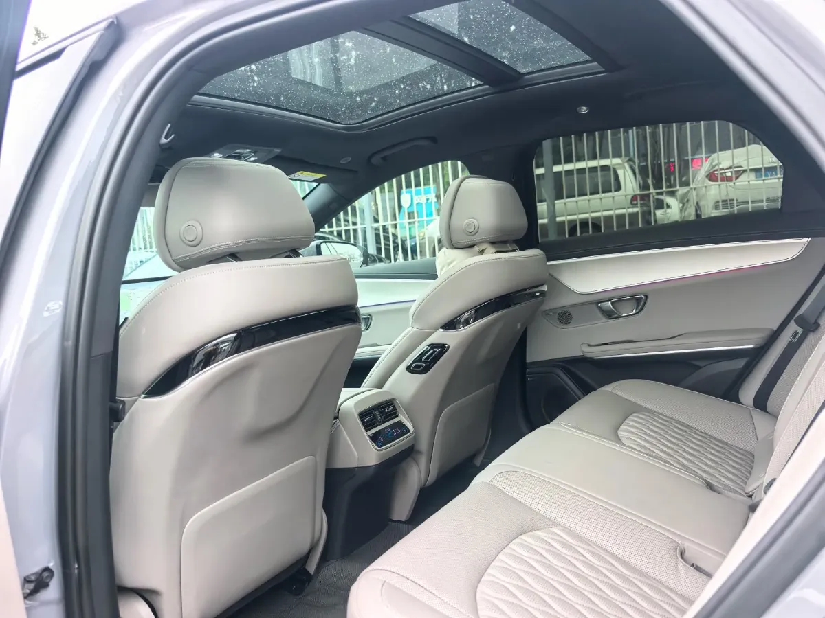 2024 BYD Han 1.5T 139HP L4 E-CVT PHEV 18.316KWH,autocango,china used car exporter,china ev exporter,chinese used car exporter,chinese used ev exporter