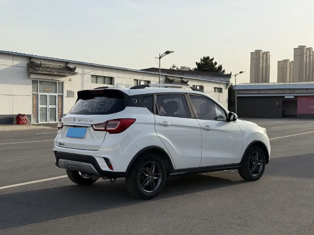 2017 Landwind X2 1.6L 125HP L4 5MT,autocango,china used car exporter,china ev exporter,chinese used car exporter,chinese used ev exporter