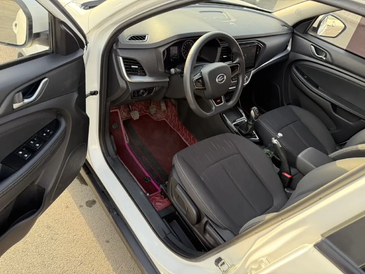 2017 Landwind X2 1.6L 125HP L4 5MT,autocango,china used car exporter,china ev exporter,chinese used car exporter,chinese used ev exporter