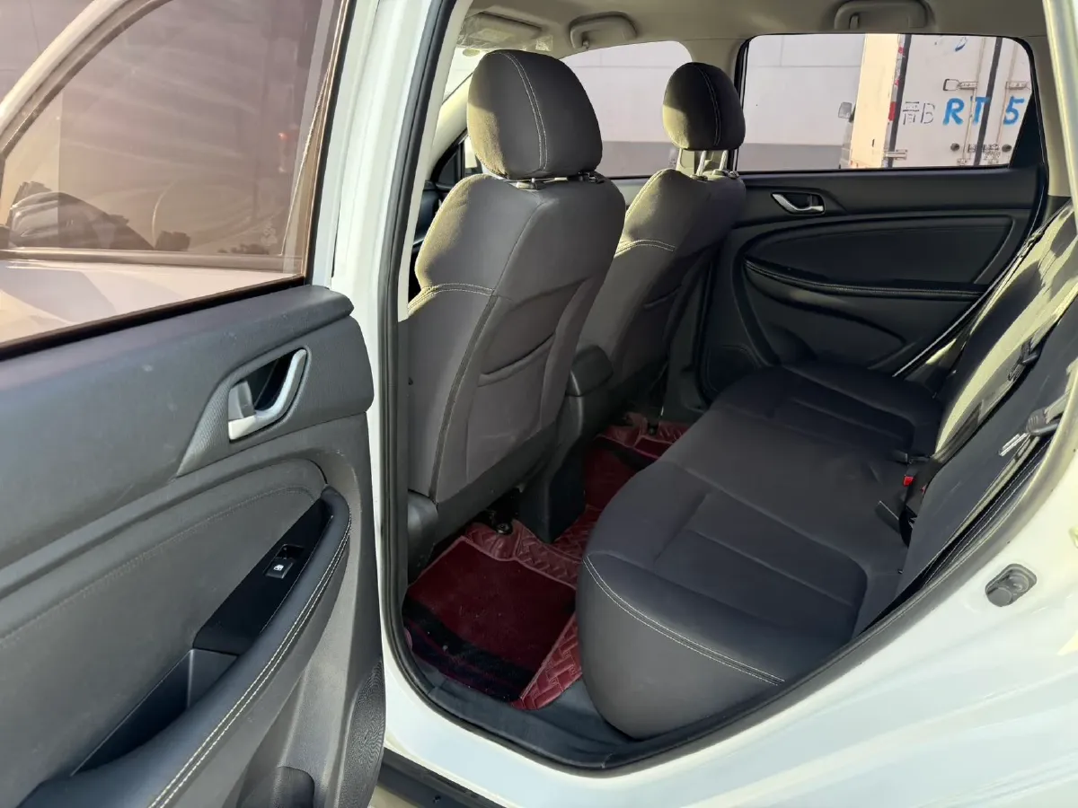 2017 Landwind X2 1.6L 125HP L4 5MT,autocango,china used car exporter,china ev exporter,chinese used car exporter,chinese used ev exporter