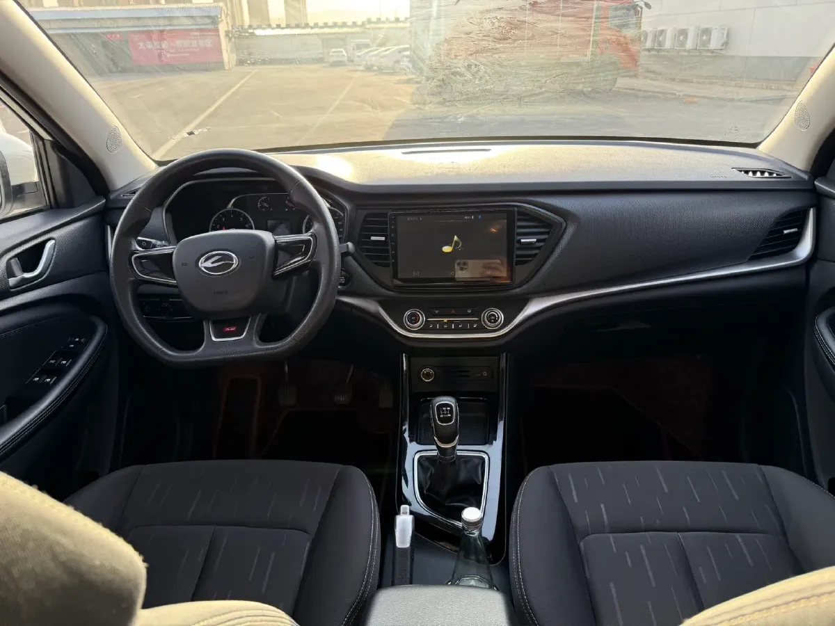 2017 Landwind X2 1.6L 125HP L4 5MT,autocango,china used car exporter,china ev exporter,chinese used car exporter,chinese used ev exporter