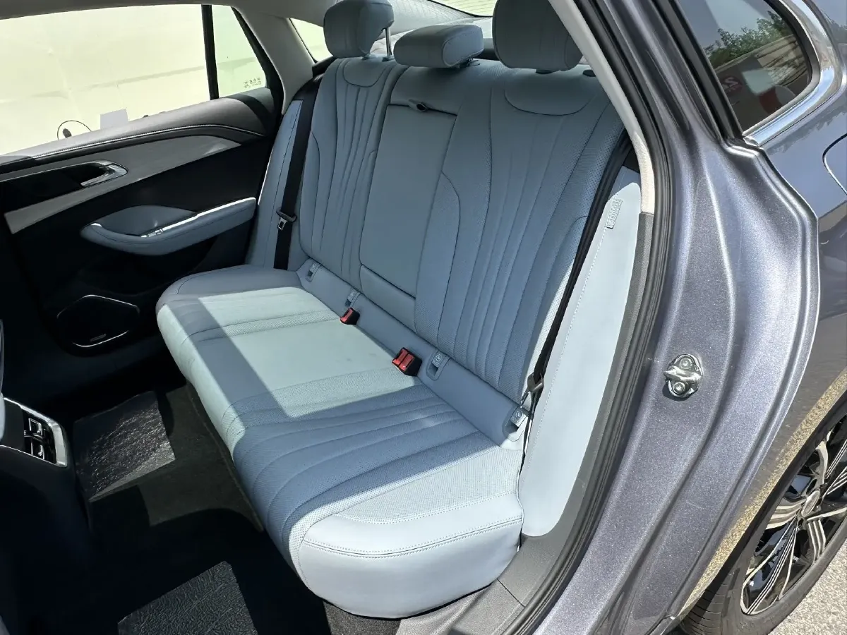 2025 HongQi H5 1.5T 150HP L4 1DHT PHEV,autocango,china used car exporter,china ev exporter,chinese used car exporter,chinese used ev exporter