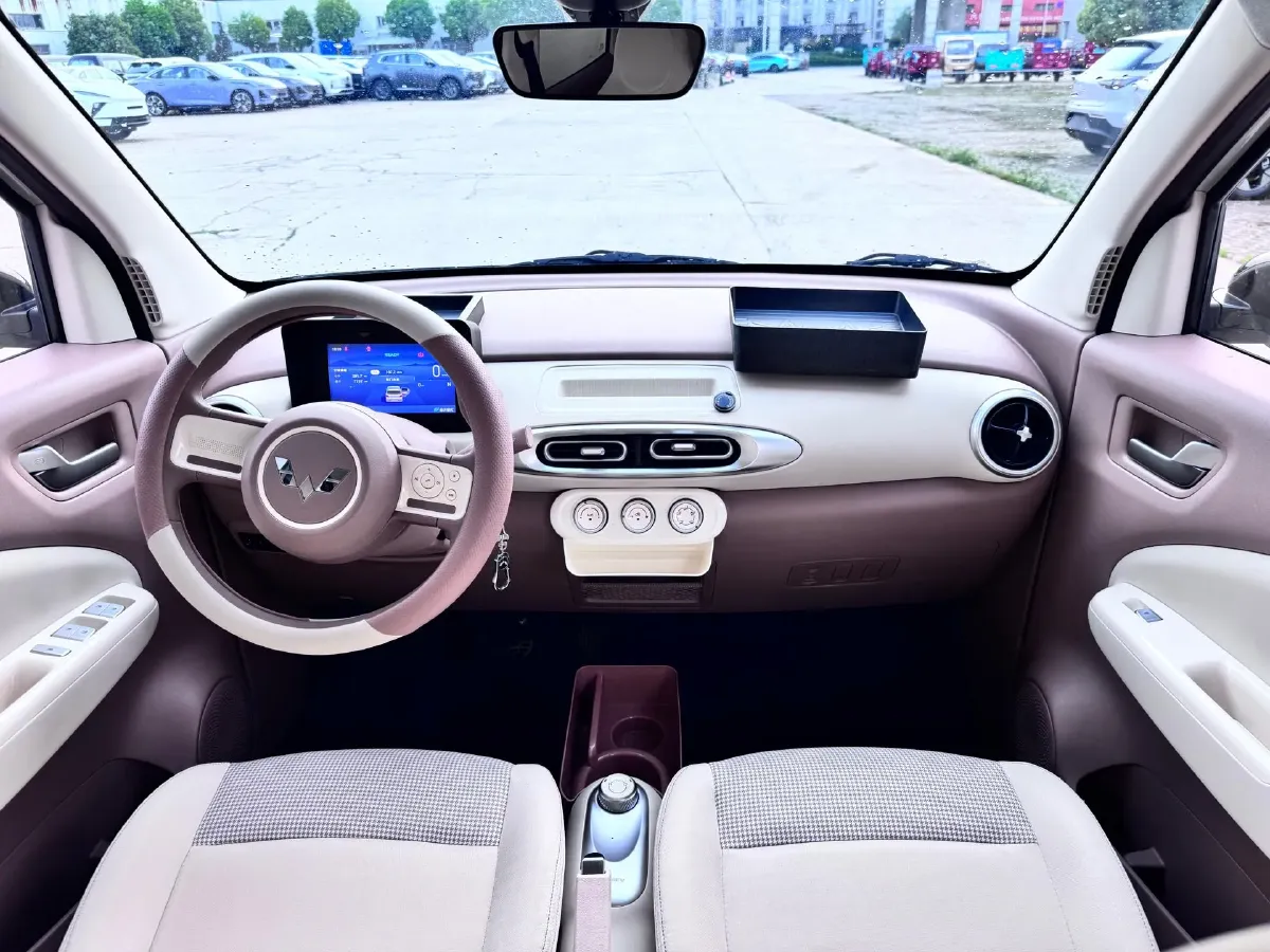 2025 WuLing HongGuang MINI EV BEV 16.2KWH,autocango,china used car exporter,china ev exporter,chinese used car exporter,chinese used ev exporter