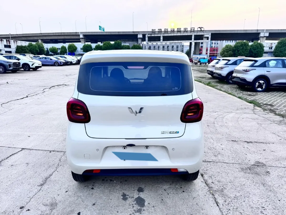 2025 WuLing HongGuang MINI EV BEV 16.2KWH,autocango,china used car exporter,china ev exporter,chinese used car exporter,chinese used ev exporter