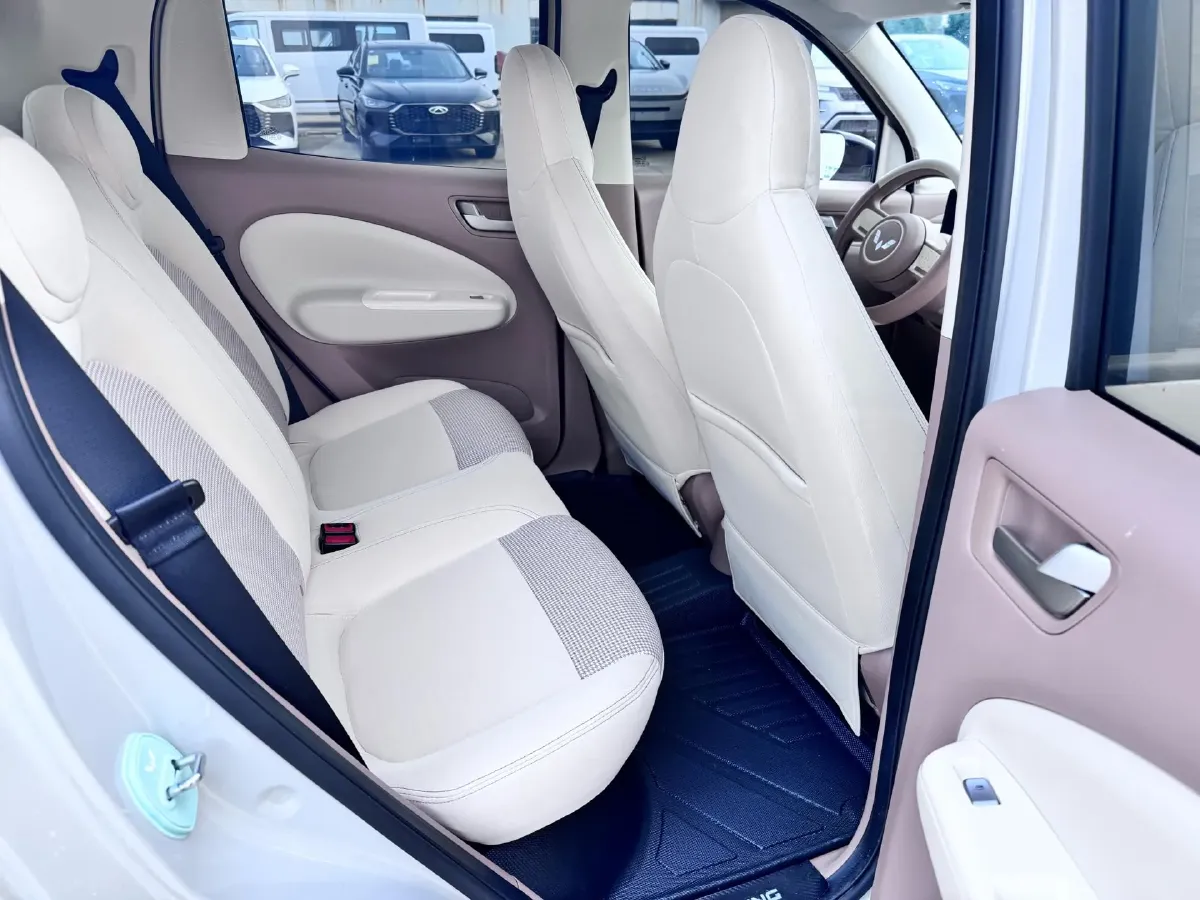 2025 WuLing HongGuang MINI EV BEV 16.2KWH,autocango,china used car exporter,china ev exporter,chinese used car exporter,chinese used ev exporter