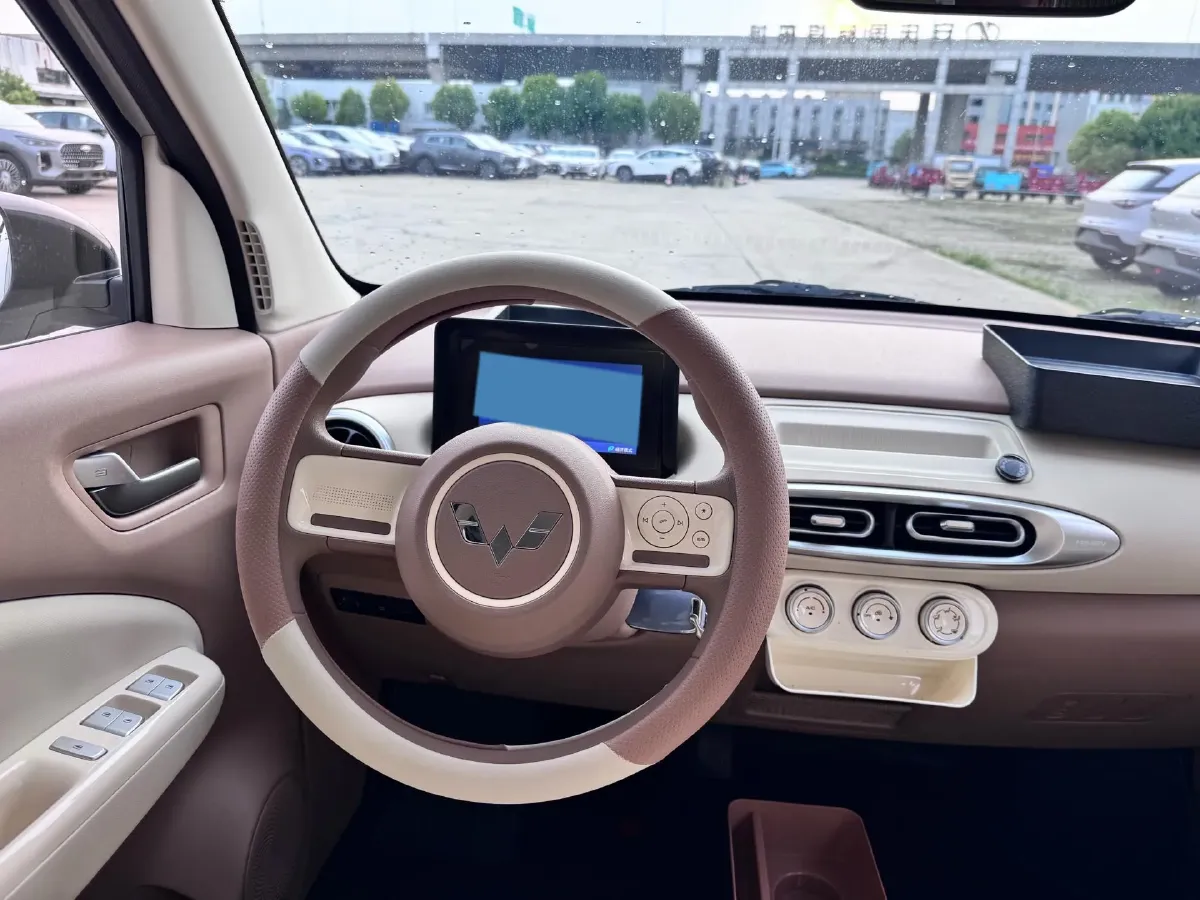 2025 WuLing HongGuang MINI EV BEV 16.2KWH,autocango,china used car exporter,china ev exporter,chinese used car exporter,chinese used ev exporter