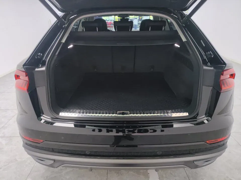 2022 Audi Q8 3.0T 340HP V6 8AT,autocango,china used car exporter,china ev exporter,chinese used car exporter,chinese used ev exporter