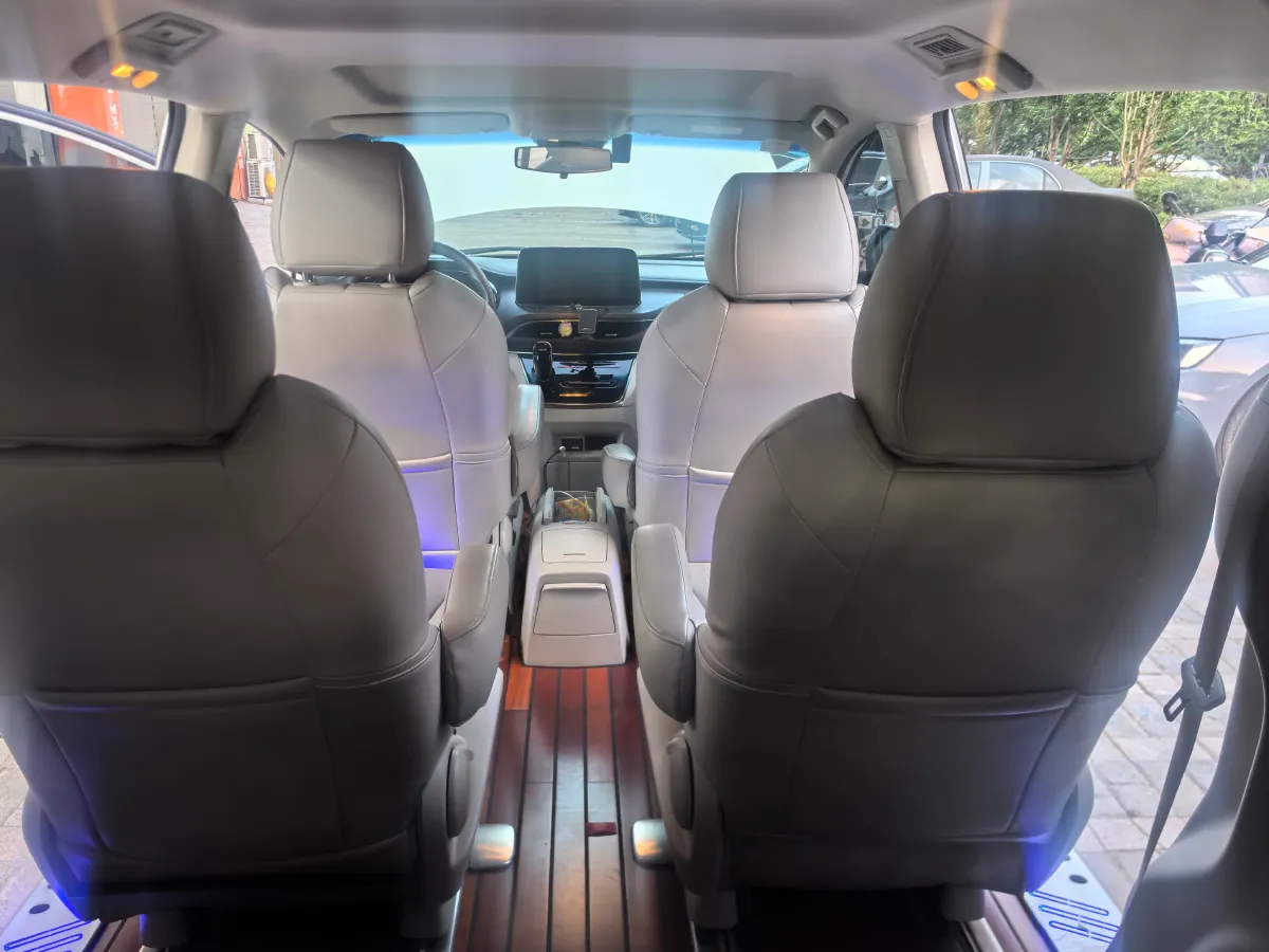 2021 Buick GL8 2.0T 237HP L4 9AT,autocango,china used car exporter,china ev exporter,chinese used car exporter,chinese used ev exporter