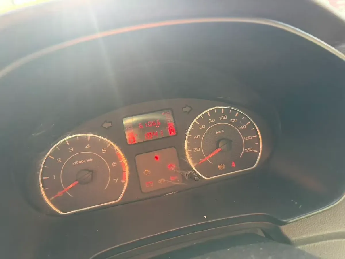 2019 WuLing HongGuang V 1.5L 99HP L4 6MT,autocango,china used car exporter,china ev exporter,chinese used car exporter,chinese used ev exporter