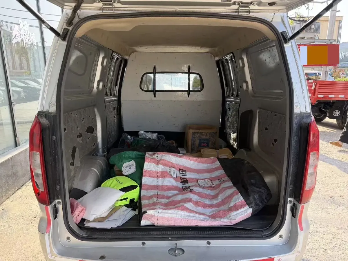 2019 WuLing HongGuang V 1.5L 99HP L4 6MT,autocango,china used car exporter,china ev exporter,chinese used car exporter,chinese used ev exporter