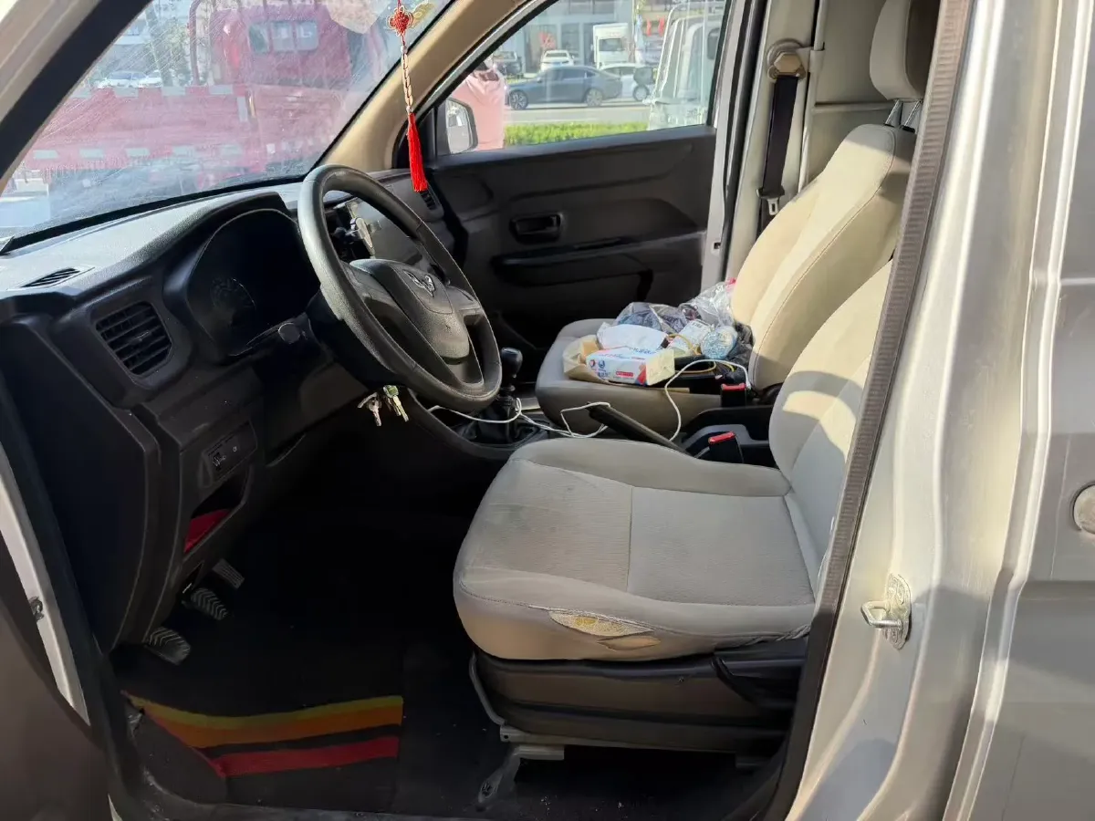 2019 WuLing HongGuang V 1.5L 99HP L4 6MT,autocango,china used car exporter,china ev exporter,chinese used car exporter,chinese used ev exporter