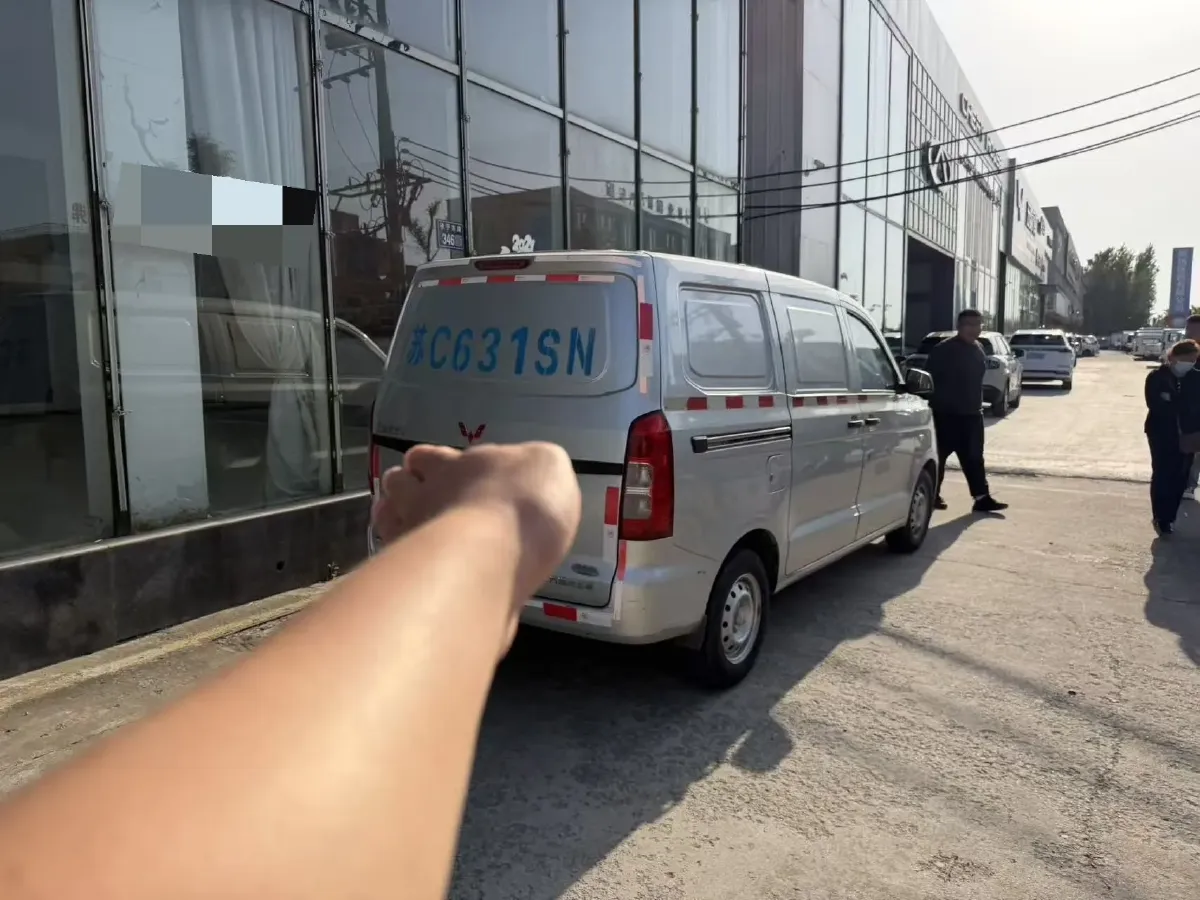 2019 WuLing HongGuang V 1.5L 99HP L4 6MT,autocango,china used car exporter,china ev exporter,chinese used car exporter,chinese used ev exporter