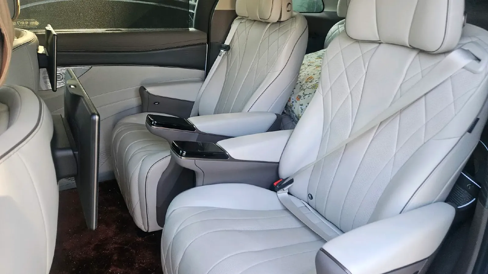 2022 Mercedes-Benz GLC Class 2.0T 197HP L4 9AT,autocango,china used car exporter,china ev exporter,chinese used car exporter,chinese used ev exporter