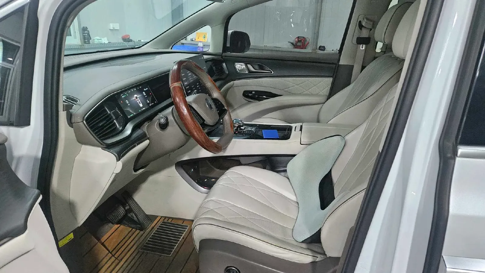 2022 Mercedes-Benz GLC Class 2.0T 197HP L4 9AT,autocango,china used car exporter,china ev exporter,chinese used car exporter,chinese used ev exporter