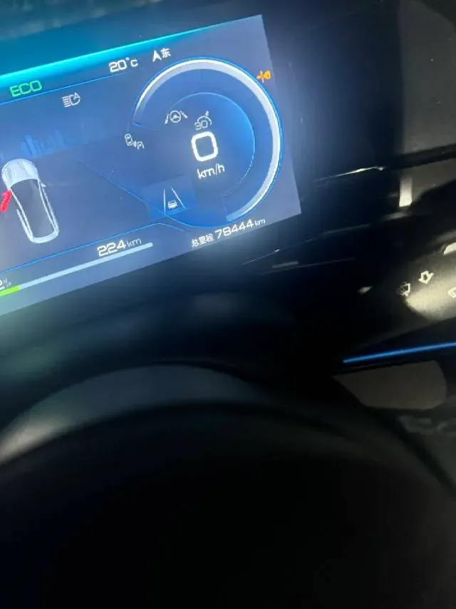 2022 AITO AITO M5 Range Extended 125HP REEV 40KWH,autocango,china used car exporter,china ev exporter,chinese used car exporter,chinese used ev exporter