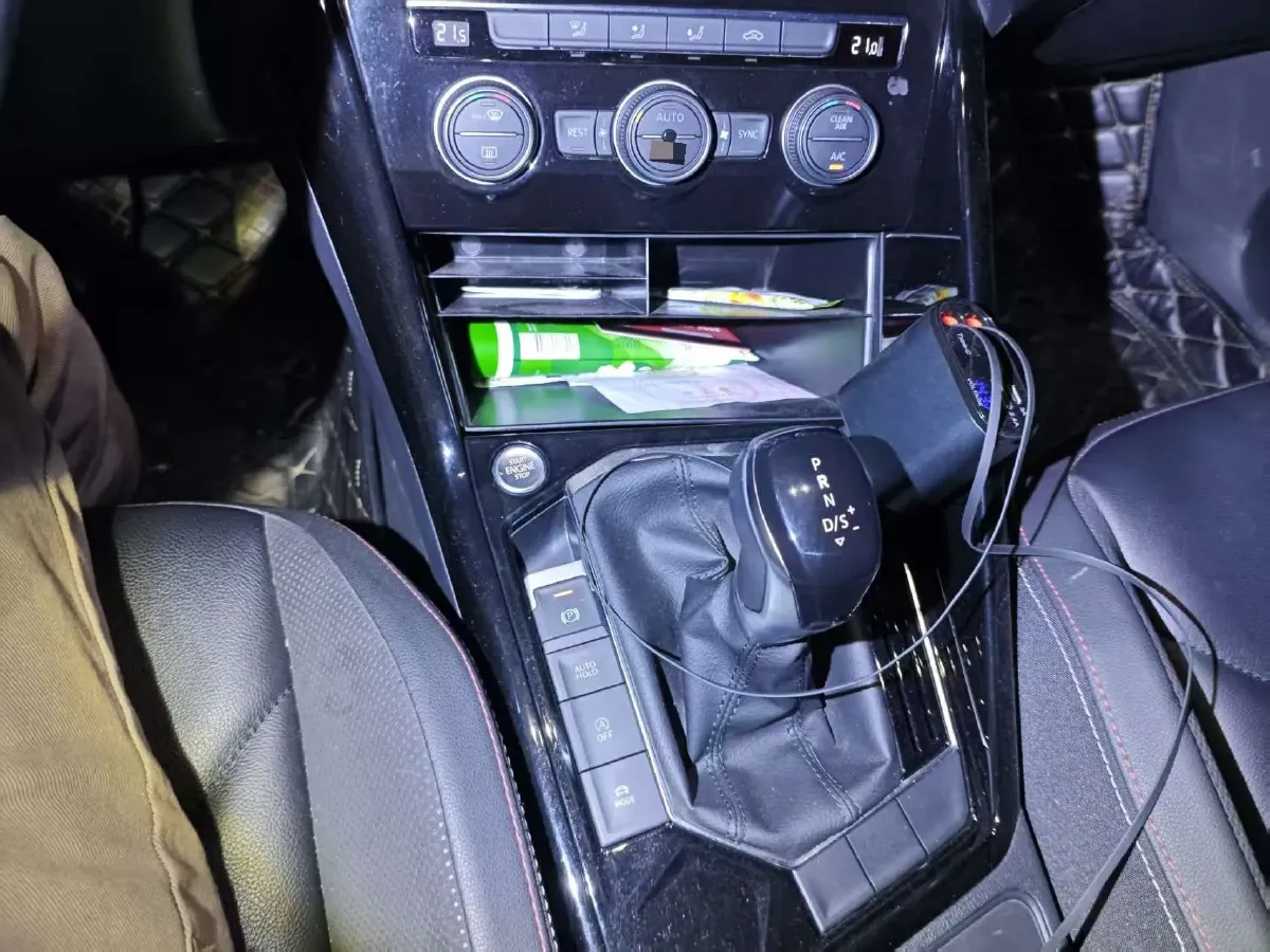 2019 Jeep Cherokee 2.0T 234HP L4 9AT,autocango,china used car exporter,china ev exporter,chinese used car exporter,chinese used ev exporter