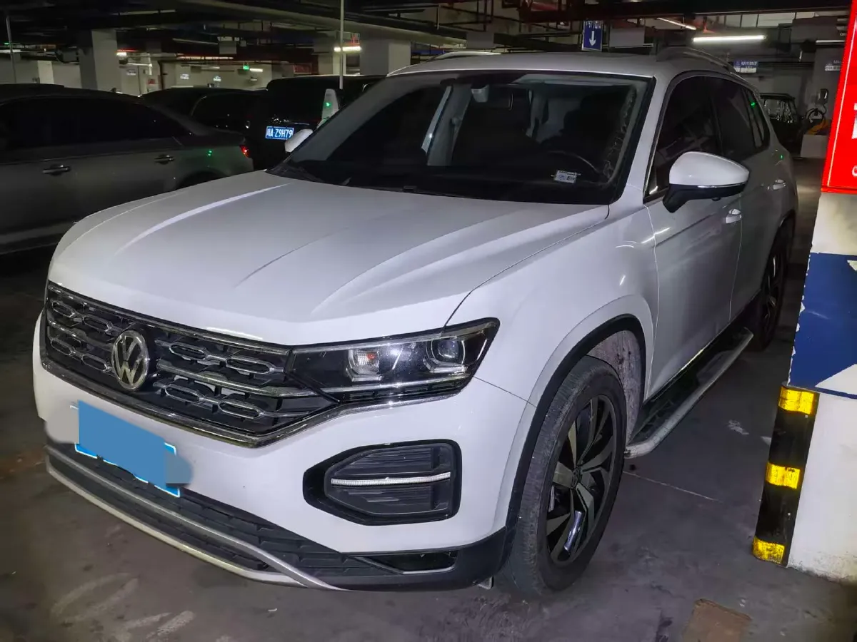 2019 Jeep Cherokee 2.0T 234HP L4 9AT,autocango,china used car exporter,china ev exporter,chinese used car exporter,chinese used ev exporter