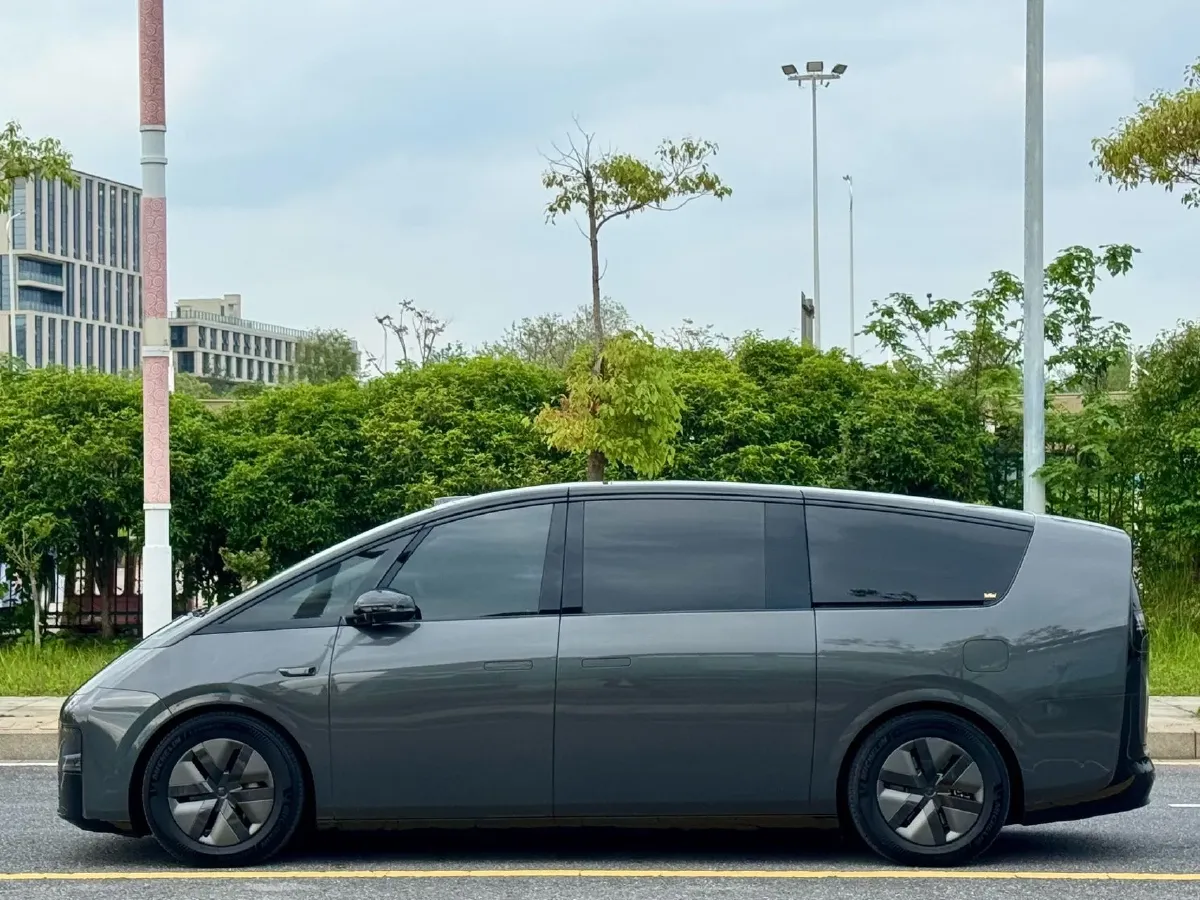 2025 Li MEGA BEV,autocango,china used car exporter,china ev exporter,chinese used car exporter,chinese used ev exporter