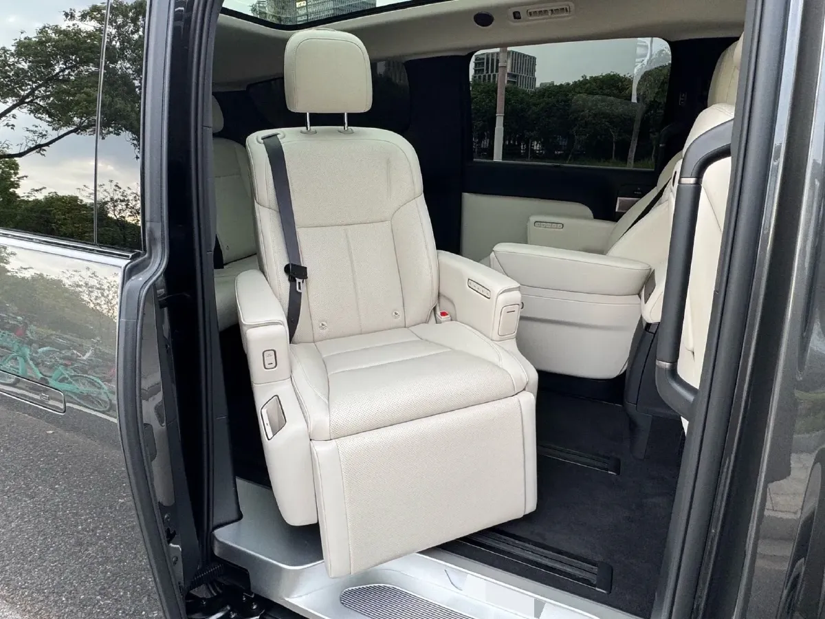 2025 Li MEGA BEV,autocango,china used car exporter,china ev exporter,chinese used car exporter,chinese used ev exporter