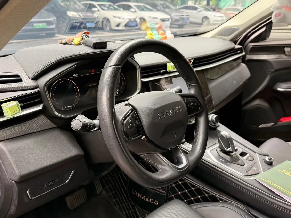 2021 LYNK&CO 01 2.0T 218HP L4 8AT,autocango,china used car exporter,china ev exporter,chinese used car exporter,chinese used ev exporter