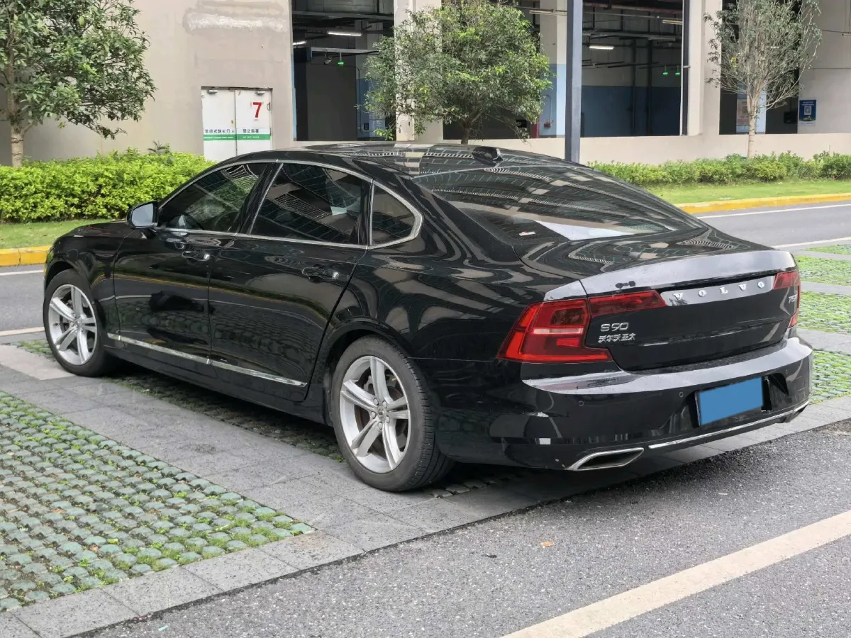 2019 Infiniti Q70 2.0T 211HP L4 7AT,autocango,china used car exporter,china ev exporter,chinese used car exporter,chinese used ev exporter