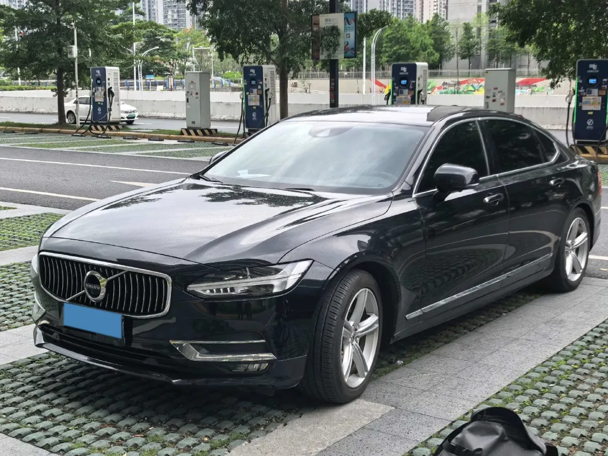2019 Infiniti Q70 2.0T 211HP L4 7AT,autocango,china used car exporter,china ev exporter,chinese used car exporter,chinese used ev exporter