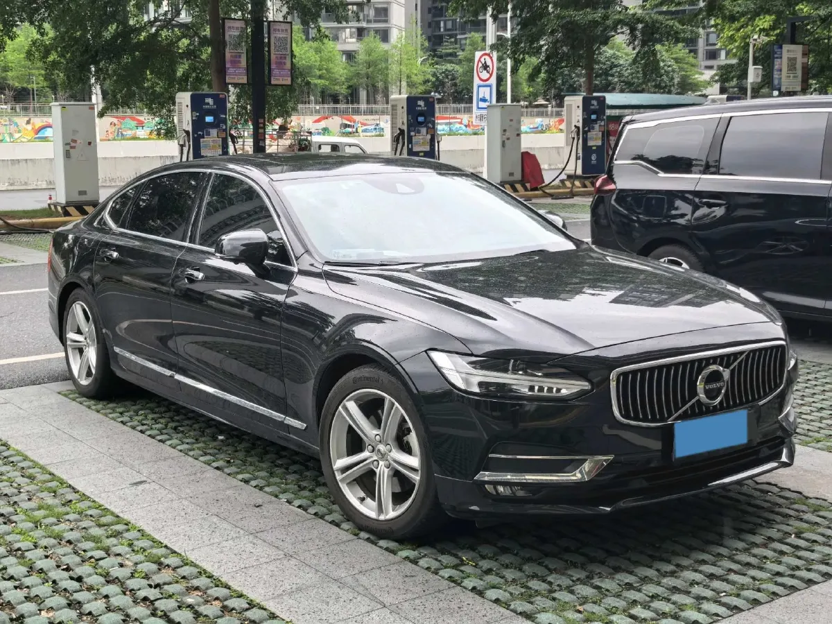 2019 Infiniti Q70 2.0T 211HP L4 7AT,autocango,china used car exporter,china ev exporter,chinese used car exporter,chinese used ev exporter