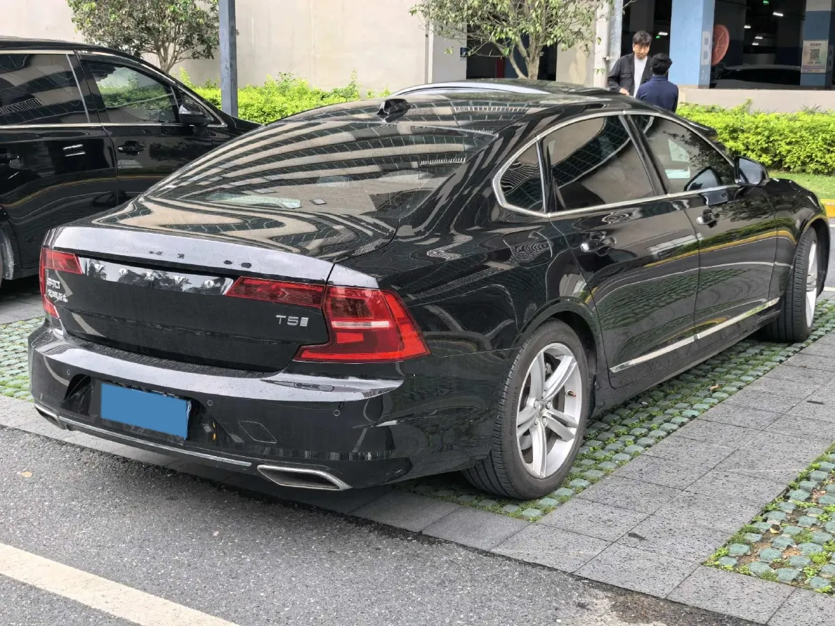 2019 Infiniti Q70 2.0T 211HP L4 7AT,autocango,china used car exporter,china ev exporter,chinese used car exporter,chinese used ev exporter