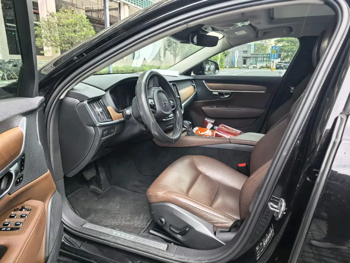 2019 Infiniti Q70 2.0T 211HP L4 7AT,autocango,china used car exporter,china ev exporter,chinese used car exporter,chinese used ev exporter