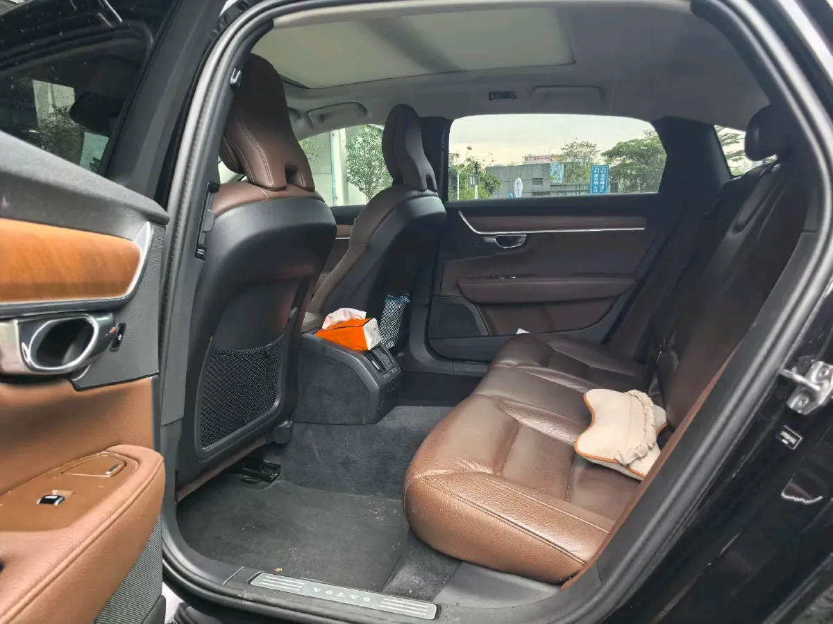 2019 Infiniti Q70 2.0T 211HP L4 7AT,autocango,china used car exporter,china ev exporter,chinese used car exporter,chinese used ev exporter