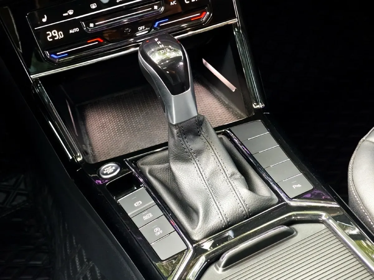 2022 Skoda Kodiak GT 2.0T 186HP L4 7DCT,autocango,china used car exporter,china ev exporter,chinese used car exporter,chinese used ev exporter